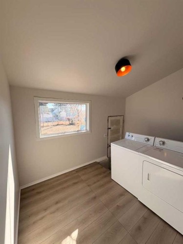 2021 23 Avenue, Delburne, AB - Indoor Photo Showing Laundry Room