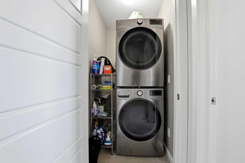 14 Van Slyke Way, Red Deer, AB - Indoor Photo Showing Laundry Room