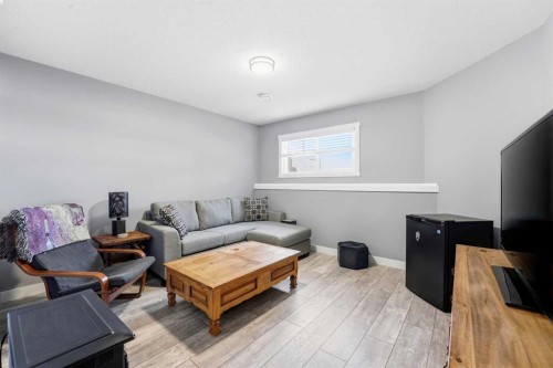 11 Aura Drive, Blackfalds, AB - Indoor Photo Showing Living Room