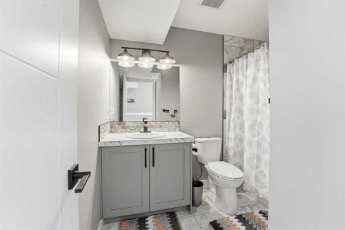 11 Aura Drive, Blackfalds, AB - Indoor Photo Showing Bathroom