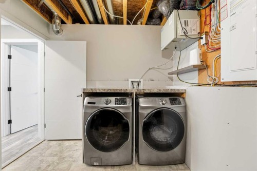 11 Aura Drive, Blackfalds, AB - Indoor Photo Showing Laundry Room