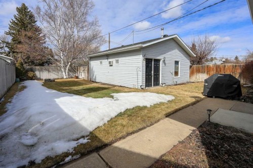 4214 40A Avenue, Red Deer, AB - Outdoor