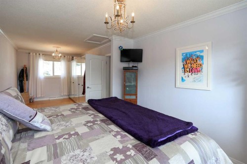 4214 40A Avenue, Red Deer, AB - Indoor Photo Showing Bedroom