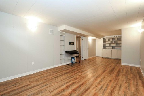 4214 40A Avenue, Red Deer, AB - Indoor Photo Showing Other Room