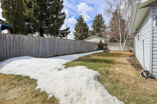 4214 40A Avenue, Red Deer, AB - Outdoor