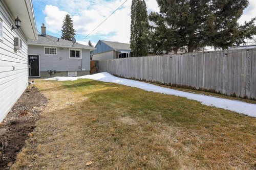 4214 40A Avenue, Red Deer, AB - Outdoor