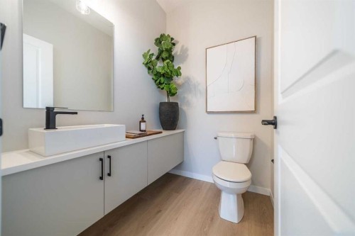 54 Creekview Avenue, Calgary, AB - Indoor Photo Showing Bathroom