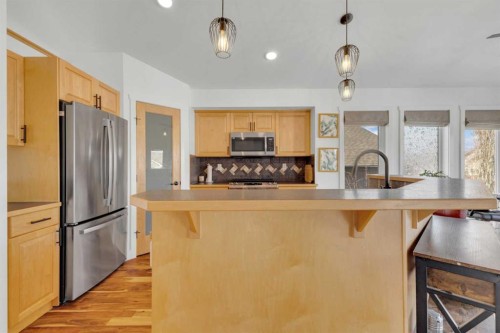 60 Vanson Close, Red Deer, AB - Indoor Photo Showing Kitchen