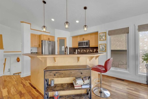 60 Vanson Close, Red Deer, AB - Indoor Photo Showing Kitchen