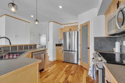 60 Vanson Close, Red Deer, AB - Indoor Photo Showing Kitchen With Upgraded Kitchen