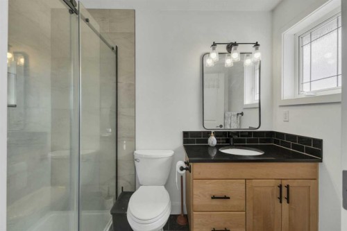 60 Vanson Close, Red Deer, AB - Indoor Photo Showing Bathroom