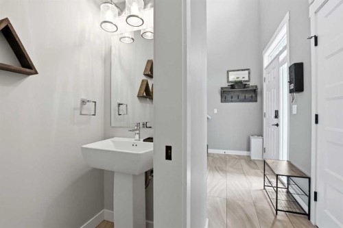 4625 48 Street, Sylvan Lake, AB - Indoor Photo Showing Bathroom