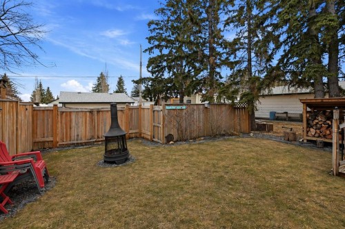 4625 48 Street, Sylvan Lake, AB - Outdoor