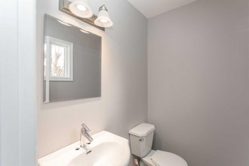103 Westview Drive, Sylvan Lake, AB - Indoor Photo Showing Bathroom