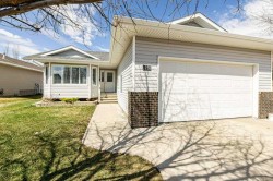 75 Langford Crescent Red Deer, AB T4R 3E5