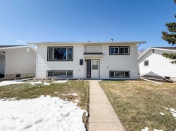 4914 47 Street Stettler, AB T4K 1A4