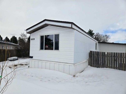 6038 Spruce Crescent, Stettler, AB - Outdoor With Exterior
