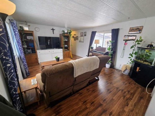 6038 Spruce Crescent, Stettler, AB - Indoor