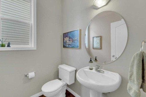 190 Asmundsen Avenue, Red Deer, AB - Indoor Photo Showing Bathroom