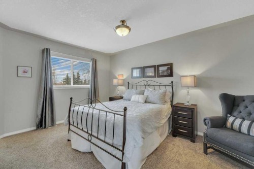 190 Asmundsen Avenue, Red Deer, AB - Indoor Photo Showing Bedroom