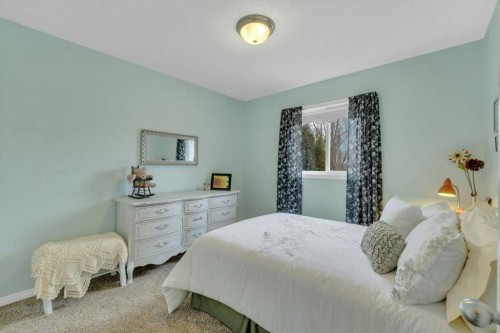 190 Asmundsen Avenue, Red Deer, AB - Indoor Photo Showing Bedroom