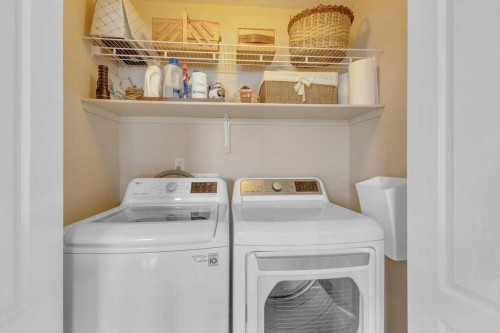 190 Asmundsen Avenue, Red Deer, AB - Indoor Photo Showing Laundry Room