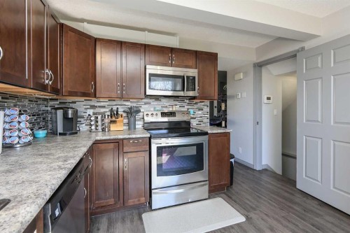 76 Good Crescent, Red Deer, AB - Indoor Photo Showing Kitchen