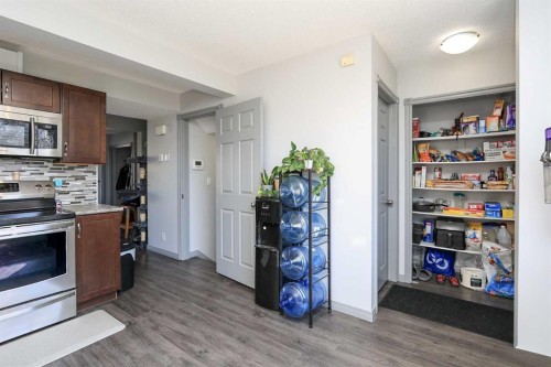 76 Good Crescent, Red Deer, AB - Indoor Photo Showing Kitchen