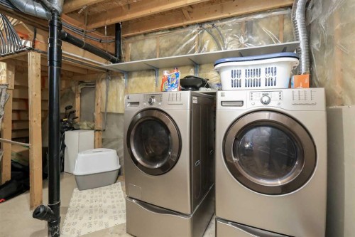 76 Good Crescent, Red Deer, AB - Indoor Photo Showing Laundry Room