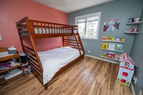 25 Gilbert Crescent, Red Deer, AB - Indoor Photo Showing Bedroom