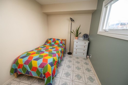 25 Gilbert Crescent, Red Deer, AB - Indoor Photo Showing Bedroom