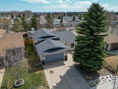 25 Gilbert Crescent, Red Deer, AB - Outdoor