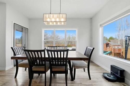113 Coachman Way, Blackfalds, AB - Indoor Photo Showing Dining Room