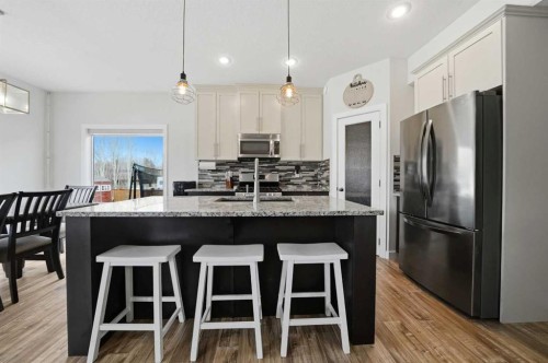 113 Coachman Way, Blackfalds, AB - Indoor Photo Showing Kitchen With Stainless Steel Kitchen With Upgraded Kitchen