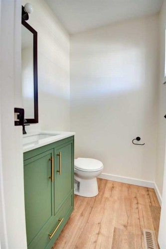 54 Ogden Avenue, Red Deer, AB - Indoor Photo Showing Bathroom