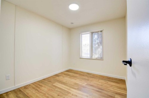 54 Ogden Avenue, Red Deer, AB - Indoor Photo Showing Other Room