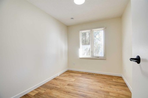 54 Ogden Avenue, Red Deer, AB - Indoor Photo Showing Other Room