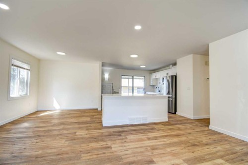 54 Ogden Avenue, Red Deer, AB - Indoor Photo Showing Other Room