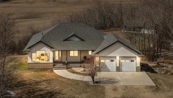 415014 Range Road 282 Range Rural Ponoka County, AB T4L 2N3