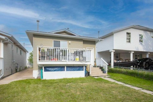 45 Hangingstone Drive, Lacombe, AB - Outdoor