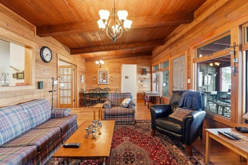 361 Birchcliff Road, Birchcliff, AB - Indoor Photo Showing Living Room