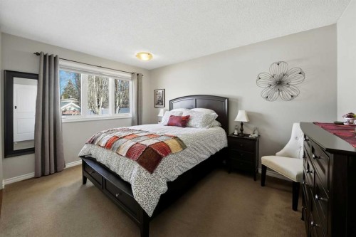 6 Sydney Close, Red Deer, AB - Indoor Photo Showing Bedroom