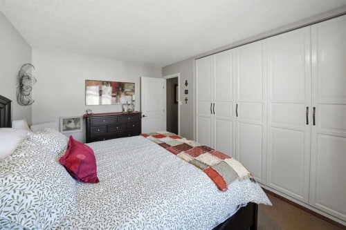 6 Sydney Close, Red Deer, AB - Indoor Photo Showing Bedroom
