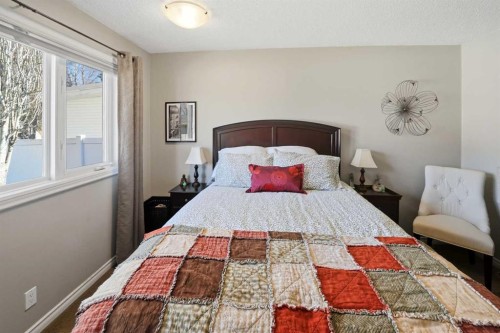 6 Sydney Close, Red Deer, AB - Indoor Photo Showing Bedroom