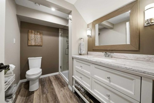 6 Sydney Close, Red Deer, AB - Indoor Photo Showing Bathroom