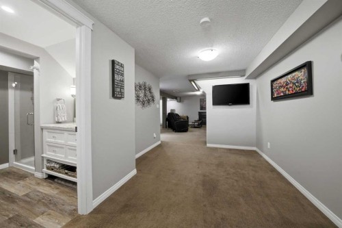 6 Sydney Close, Red Deer, AB - Indoor Photo Showing Other Room