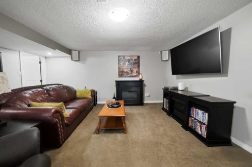 6 Sydney Close, Red Deer, AB - Indoor Photo Showing Other Room