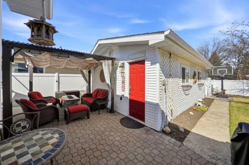 6 Sydney Close, Red Deer, AB - Outdoor With Exterior