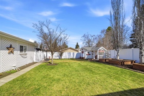 6 Sydney Close, Red Deer, AB - Outdoor