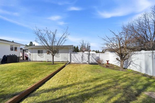 6 Sydney Close, Red Deer, AB - Outdoor